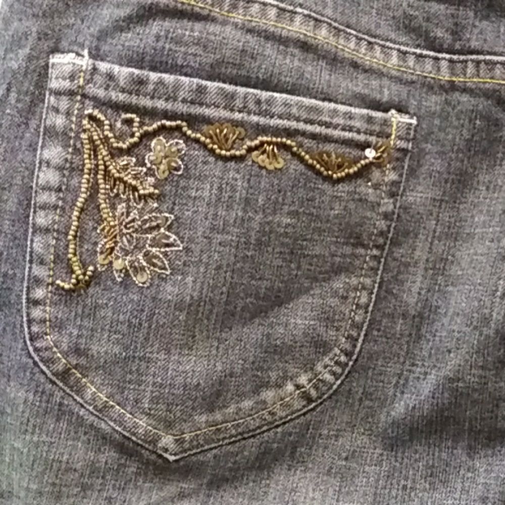 🔽$30 Chico's Platinum Bootcut Jeans